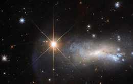 每秒288萬公里，光速的9.6倍！類星體的超光速現象應該如何解釋？