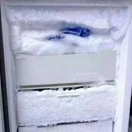 冰箱結了厚厚的冰怎樣快速除冰？