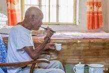 西安大爺今年88歲，好酒也愛酒，生活方式奇特，掌握3大養生技巧
