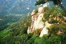 中國一“大佛”自然形成，山上為佛像，見之皆有福