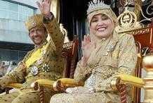 汶萊王室舉行盛大國宴，慶祝蘇丹76歲生日，大王妃頭頂王冠伴駕